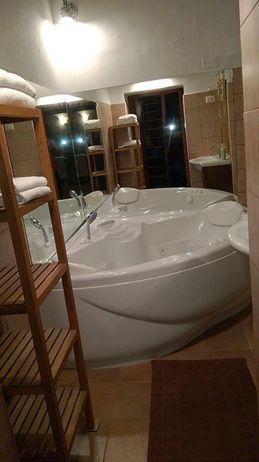 Jacuzzi Quo Vadis Apartment Rome Exterior photo
